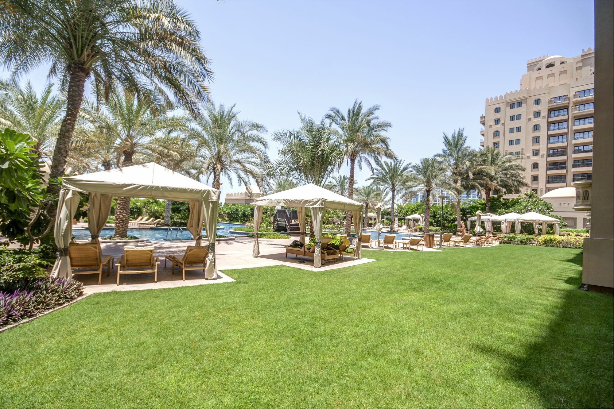 Beachfront Two Bedrooms On Palm Jumeirah By Deluxe Holiday Homes Dubaï Extérieur photo