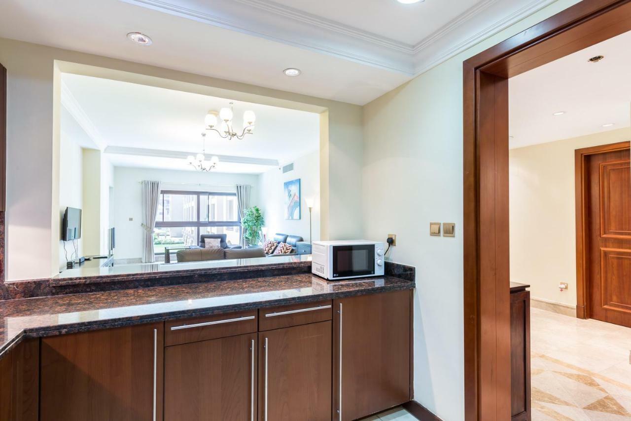 Beachfront Two Bedrooms On Palm Jumeirah By Deluxe Holiday Homes Dubaï Extérieur photo