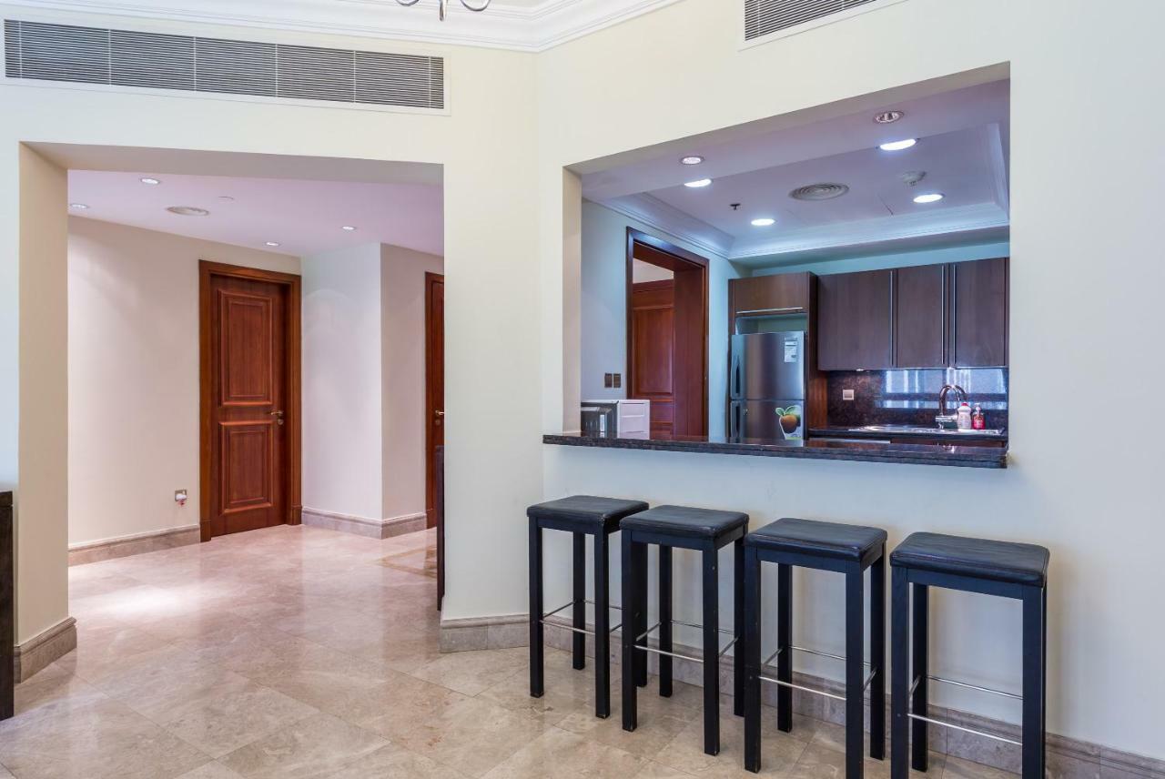 Beachfront Two Bedrooms On Palm Jumeirah By Deluxe Holiday Homes Dubaï Extérieur photo