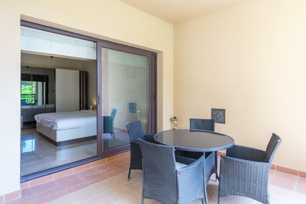 Beachfront Two Bedrooms On Palm Jumeirah By Deluxe Holiday Homes Dubaï Extérieur photo
