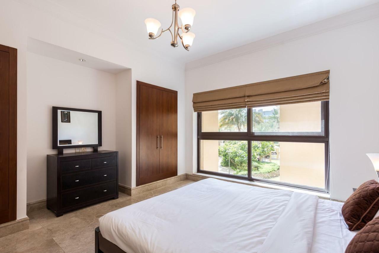 Beachfront Two Bedrooms On Palm Jumeirah By Deluxe Holiday Homes Dubaï Extérieur photo